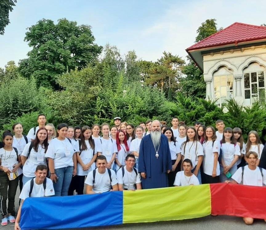 Se prelungește termenul de depunere a dosarelor pentru bursele „Episcop Ioachim Mares” 236973