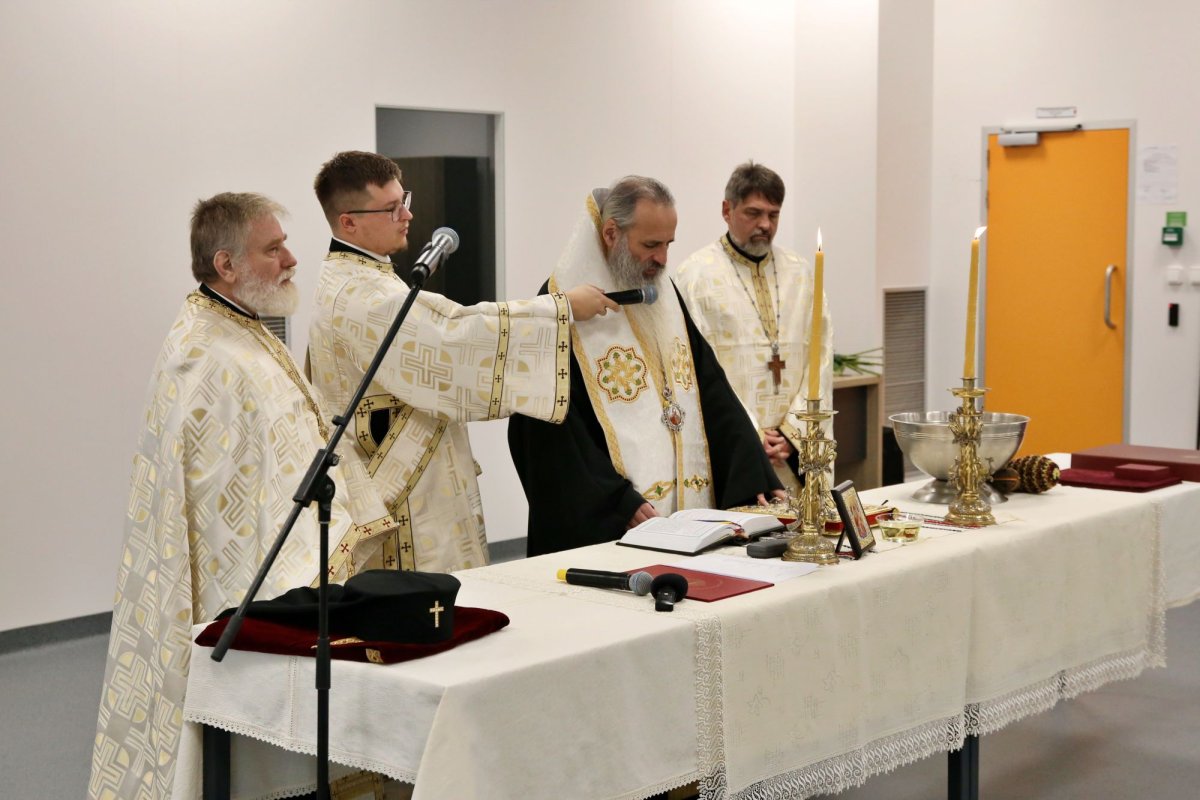 Sfințirea unui nou centru de producție Antibiotice Iași 237020