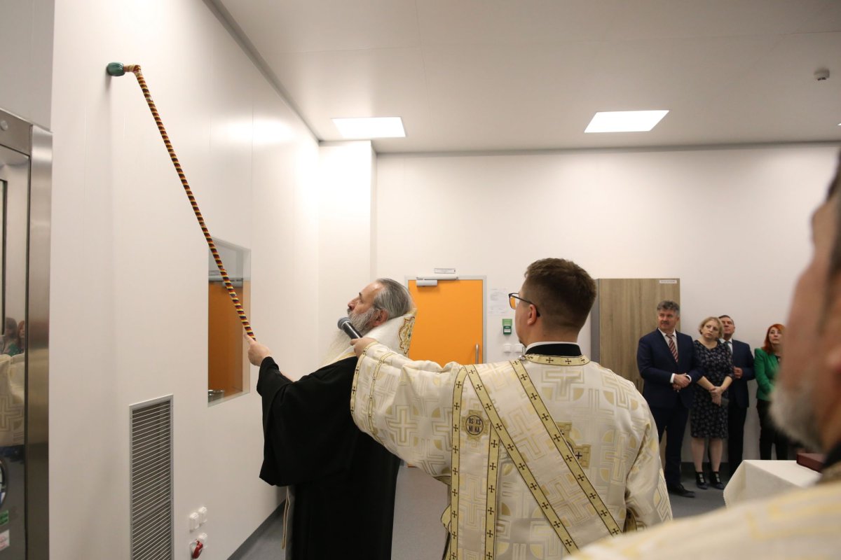 Sfințirea unui nou centru de producție Antibiotice Iași 237024