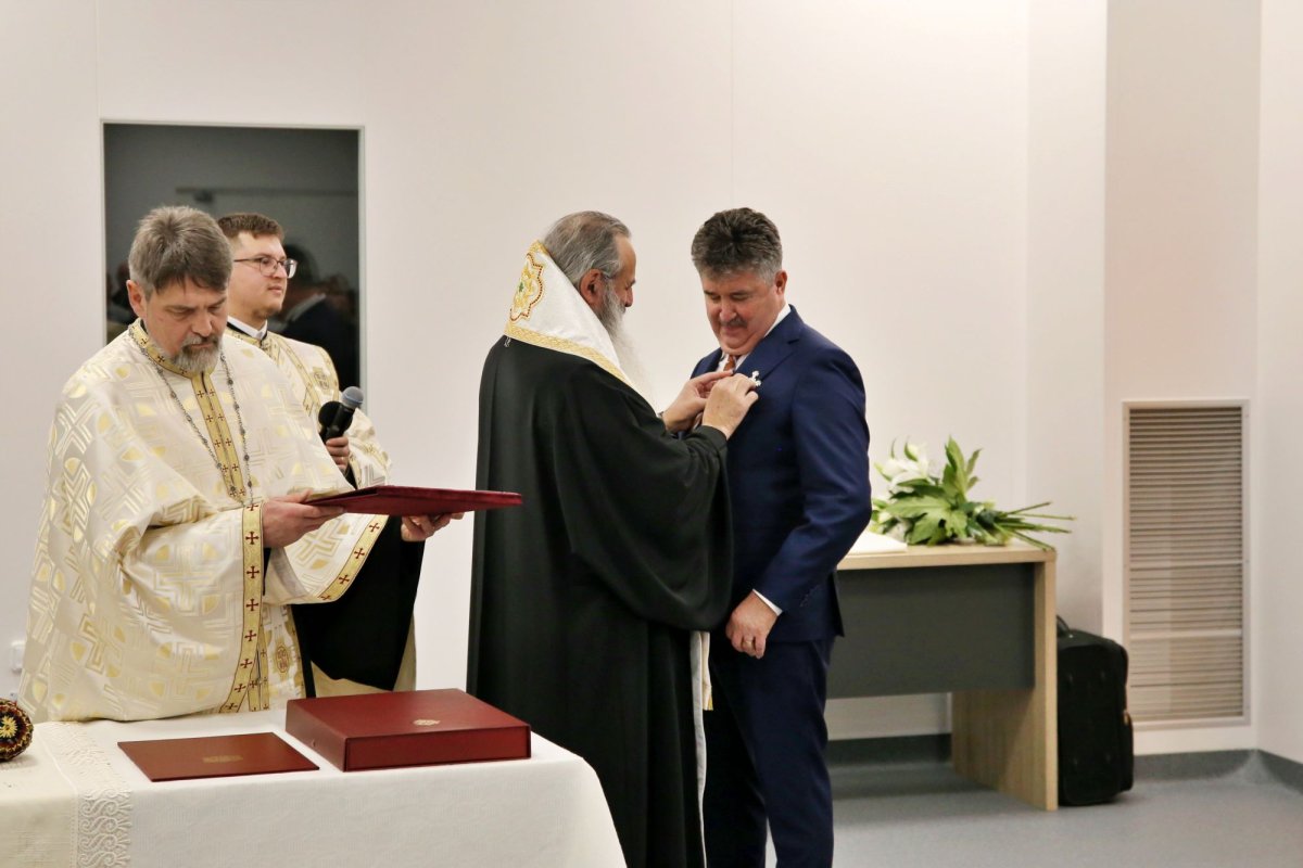 Sfințirea unui nou centru de producție Antibiotice Iași 237026