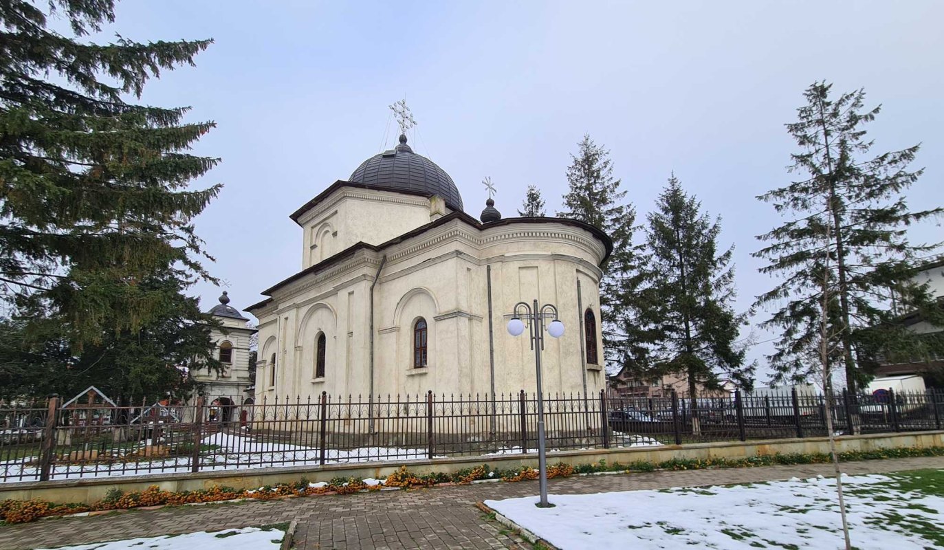 Biserica „Sfântul Nicolae”, centrul micii lumi a Darabanilor 236543