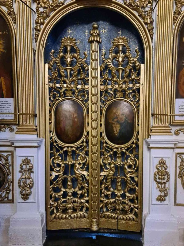 Biserica „Sfântul Nicolae”, centrul micii lumi a Darabanilor 236562