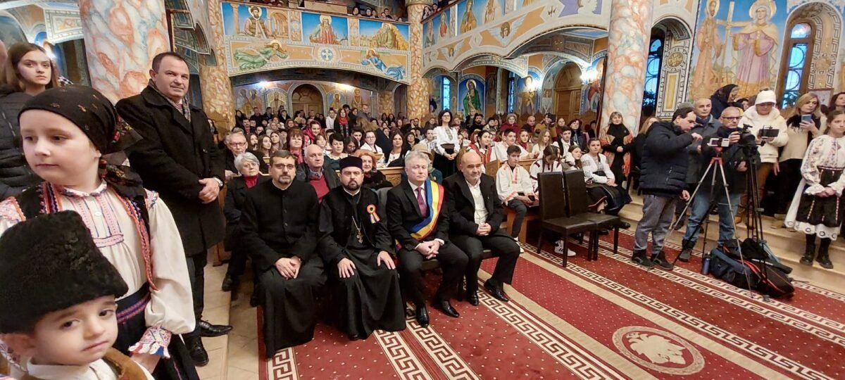 Festivalul judeţean „Colindă-ne, Doamne!” la Zalău 237340