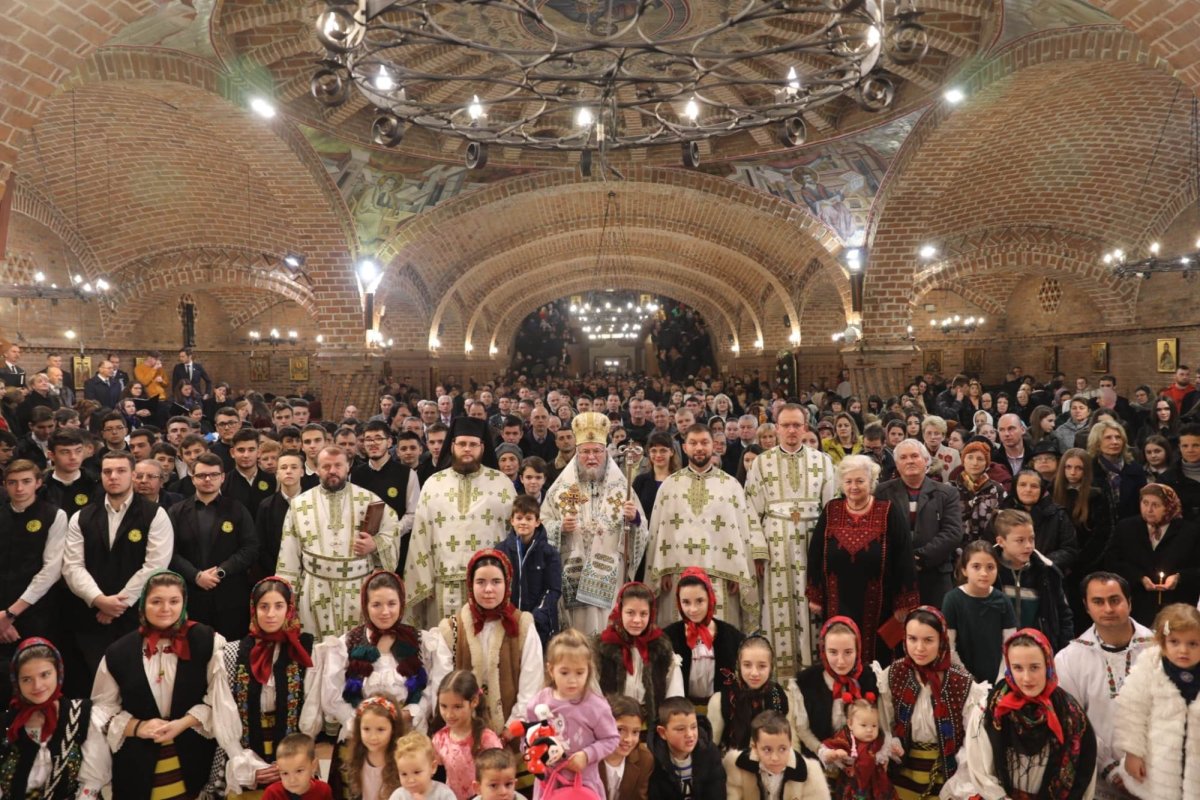 Slujire arhierească la Baia Mare 237338