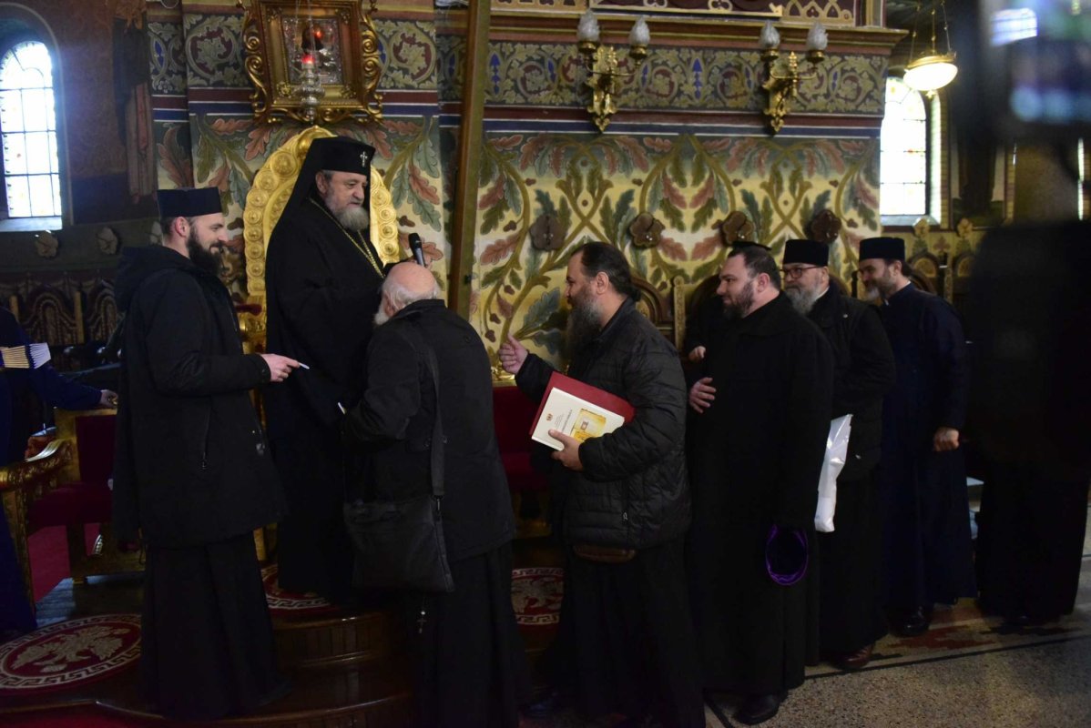 Primii colindători din acest an la Catedrala Mitropolitană din Sibiu 237479