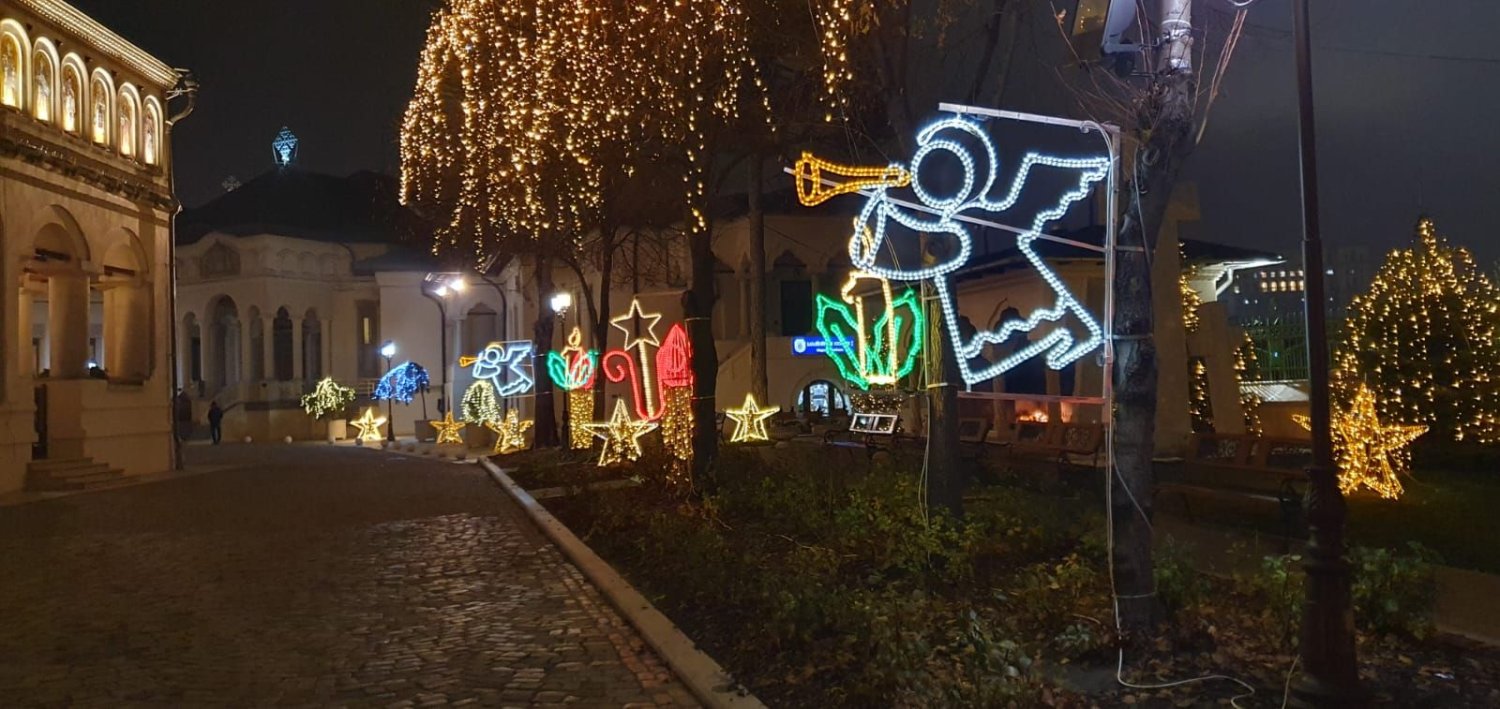 Colina Patriarhiei înfrumusețată pentru Sărbătoarea Crăciunului 237832