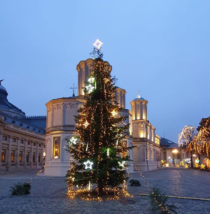 Colina Patriarhiei înfrumusețată pentru Sărbătoarea Crăciunului 237837