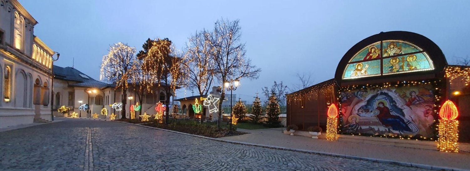 Colina Patriarhiei înfrumusețată pentru Sărbătoarea Crăciunului 237838