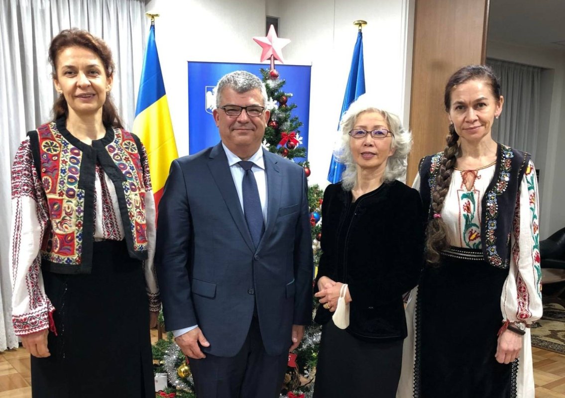 Colinde cântate în română de un cor de artiști japonezi 237633