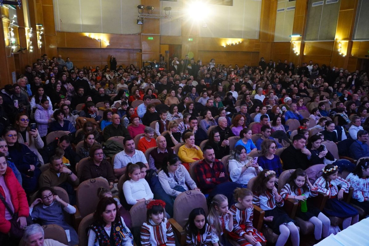 Serbarea de colinde a Seminarului Teologic „Sfântul Andrei” din Galaţi 237767