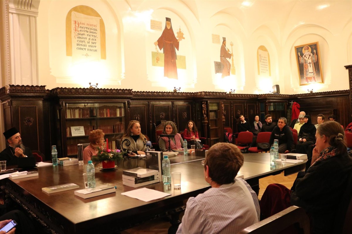 Volum comemorativ lansat la Biblioteca Sfântului Sinod 237907