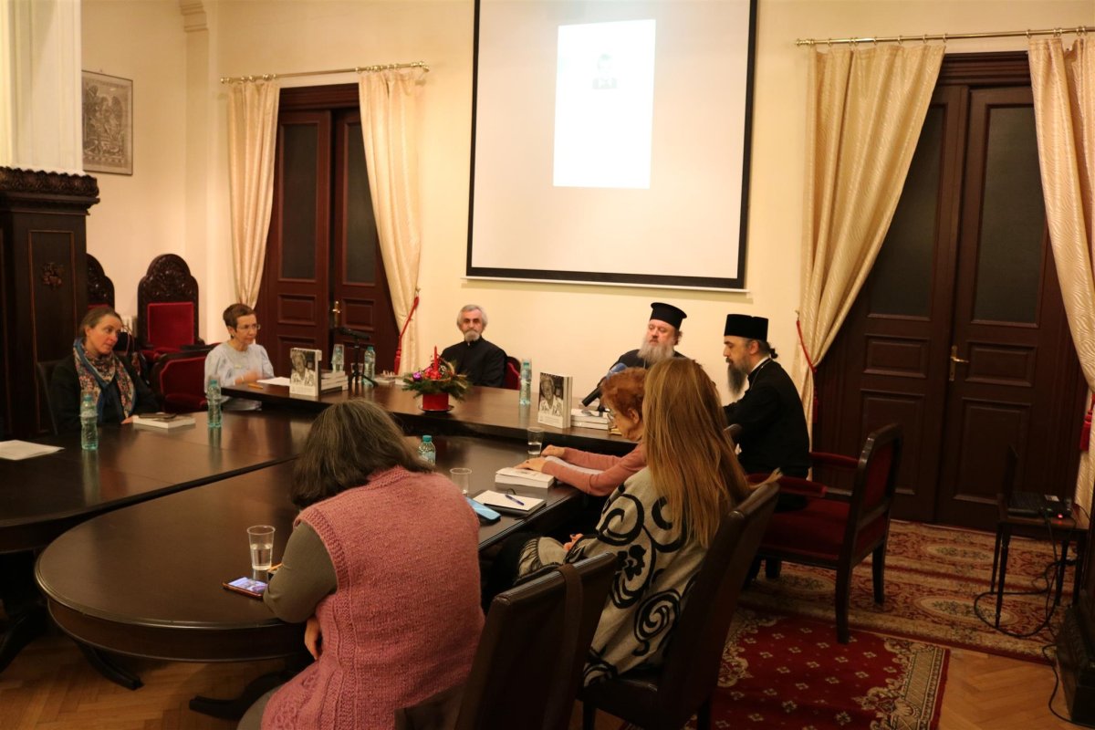 Volum comemorativ lansat la Biblioteca Sfântului Sinod 237909
