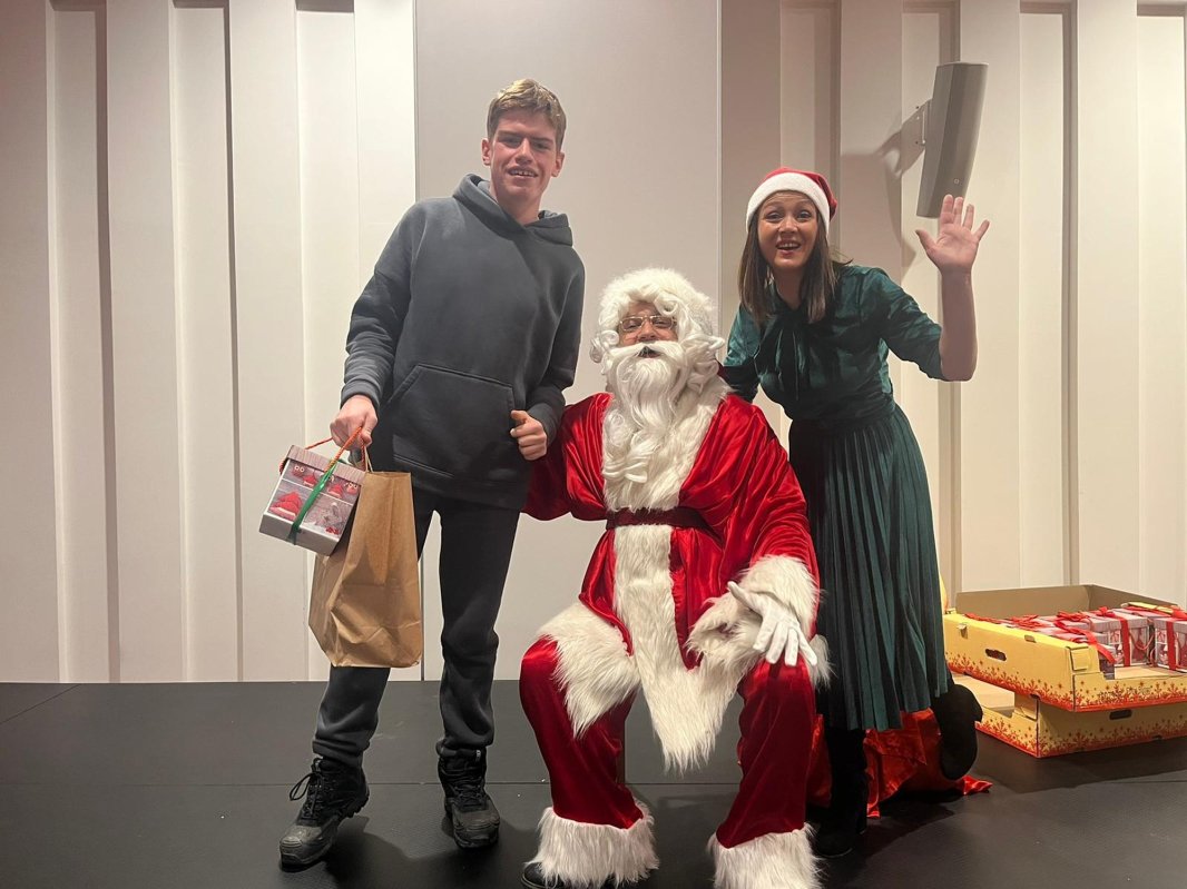 Serbare de Crăciun pentru refugiații din Ucraina, la Centrul de evenimente „Agora” din Iași 238071