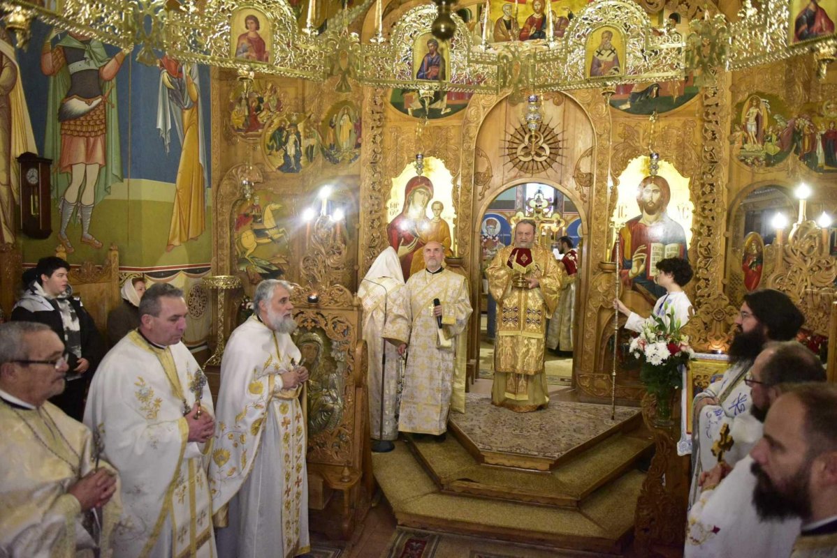 Binecuvântare arhierească pentru brașoveni în Duminica dinaintea Crăciunului 238254