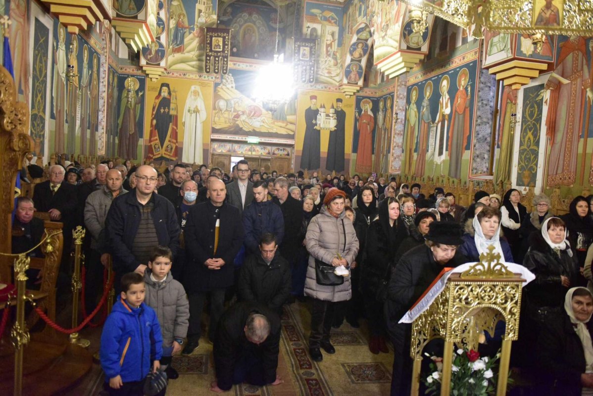 Binecuvântare arhierească pentru brașoveni în Duminica dinaintea Crăciunului 238255