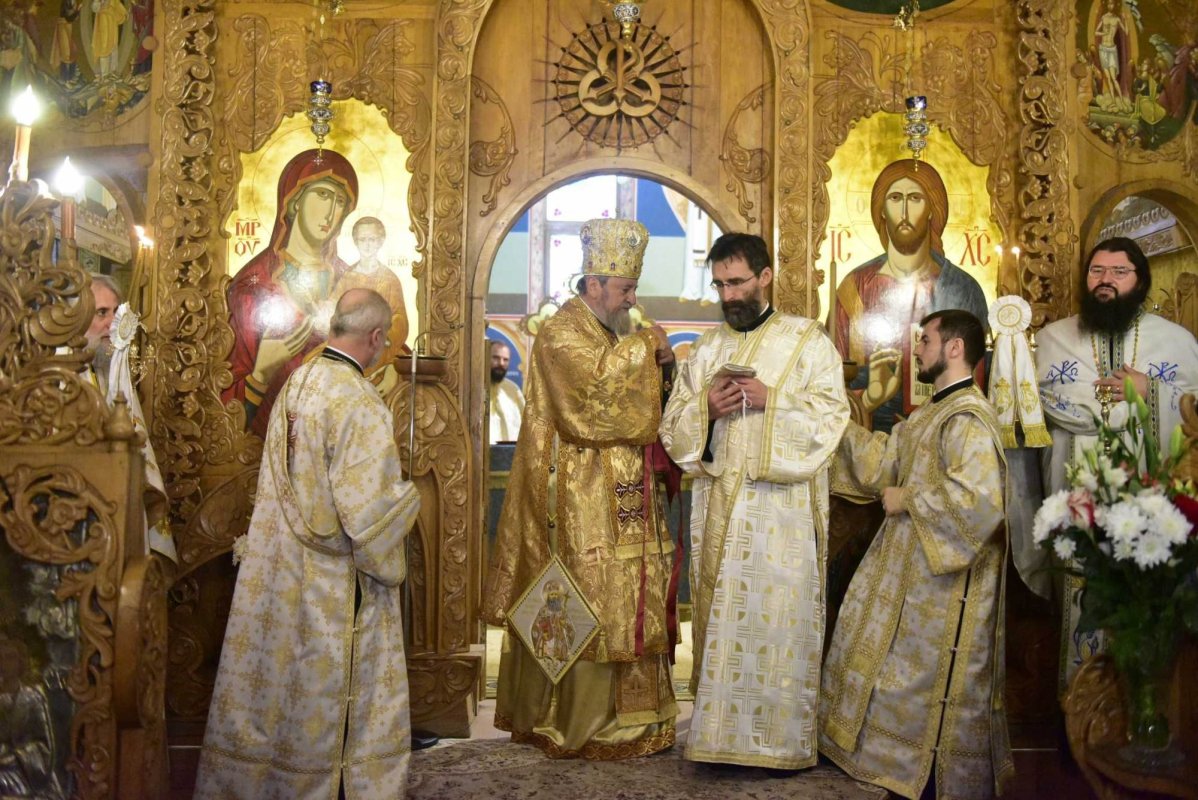 Binecuvântare arhierească pentru brașoveni în Duminica dinaintea Crăciunului 238258