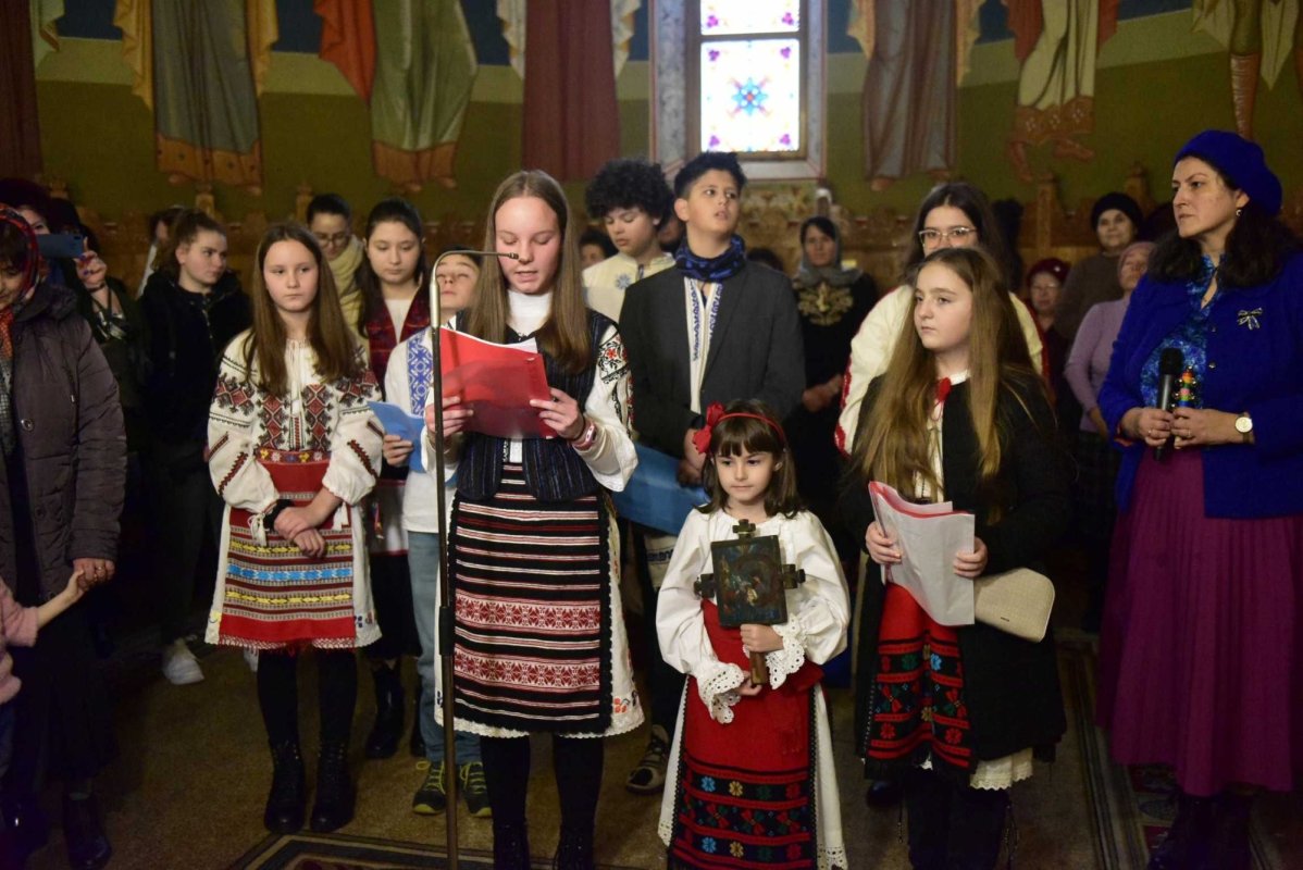 Binecuvântare arhierească pentru brașoveni în Duminica dinaintea Crăciunului 238259