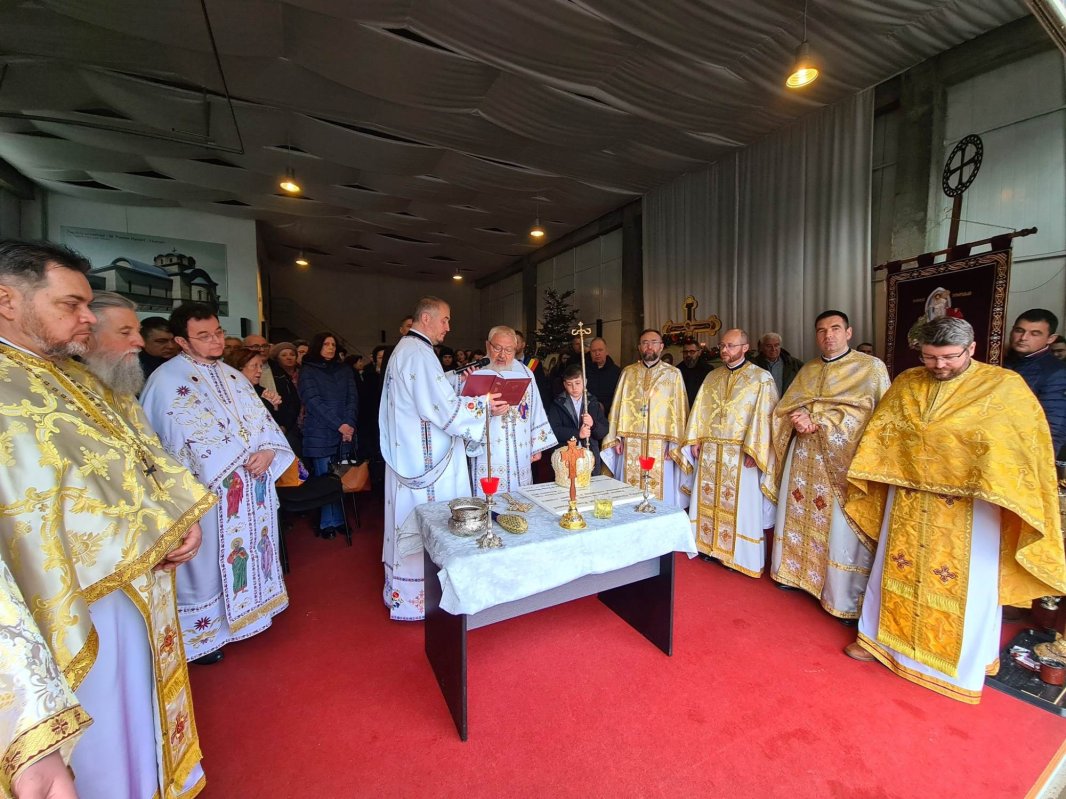 Hramul Parohiei „Sfântul Proroc Daniel” din localitatea clujeană Florești 238266