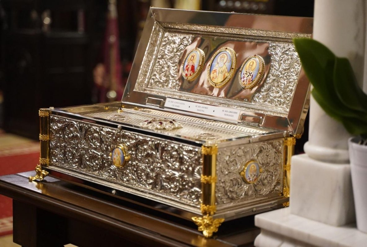 Liturghie arhierească la Catedrala Arhiepiscopală din Alba Iulia 238274