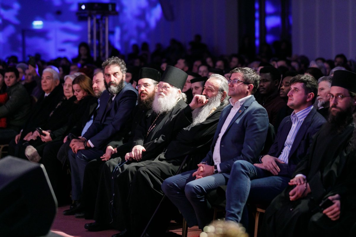 „Pacea sfântă pe pământ” a fost adusă la concertul anual de colinde al Mitropoliei Moldovei și Bucovinei 238293