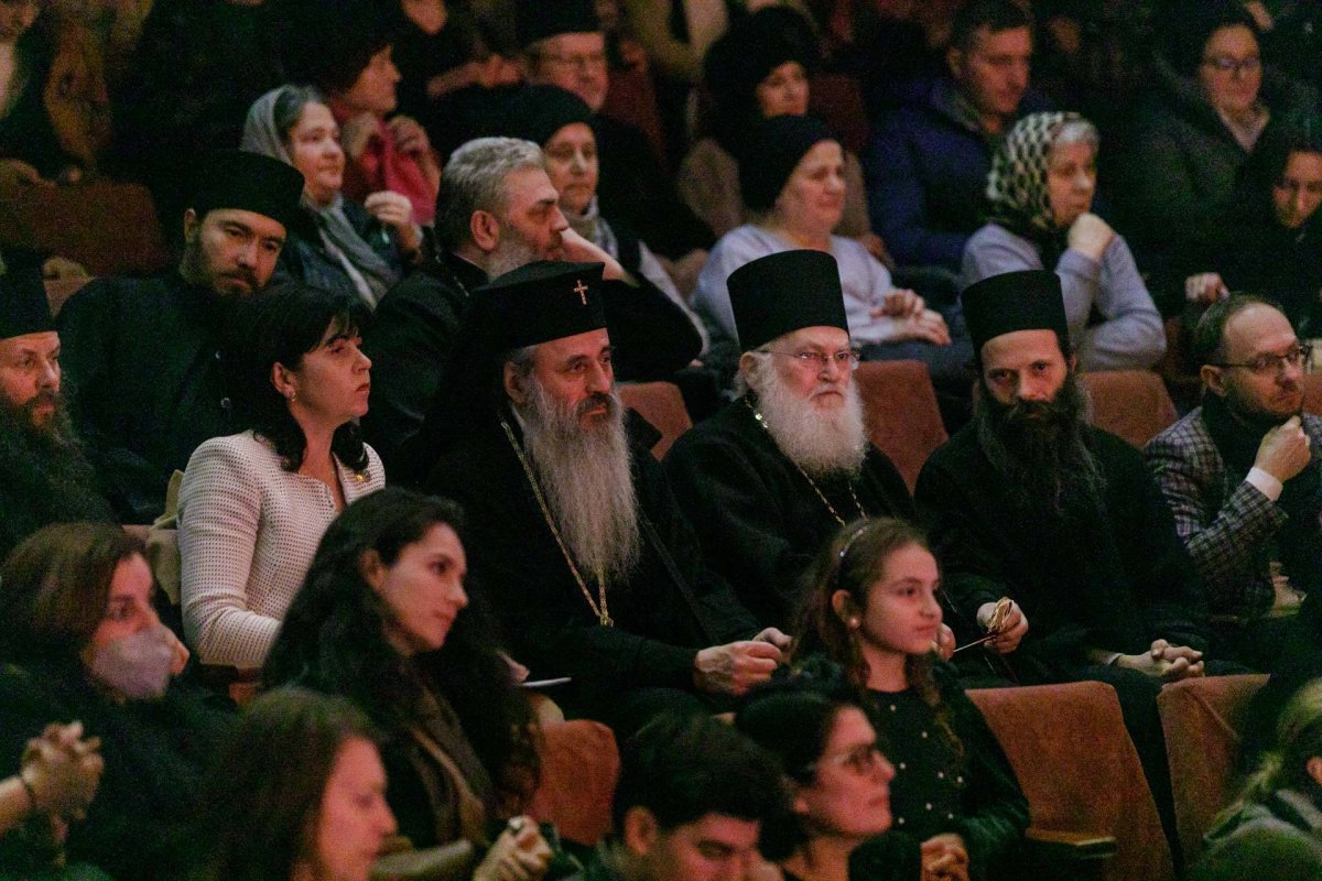 „Bucuria Nașterii Domnului” a răsunat luni seară și la Botoșani  238503