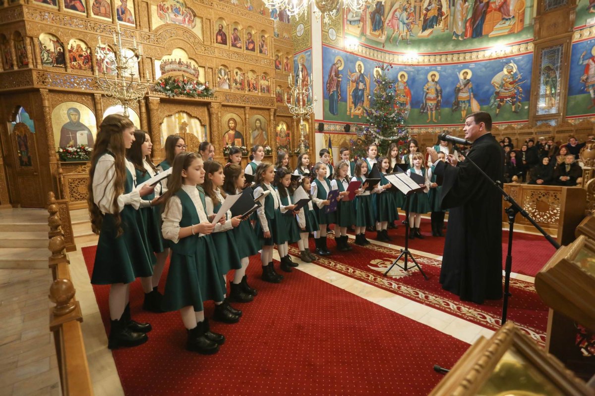 Concert de colinde la Catedrala Unirii din Focșani 238525