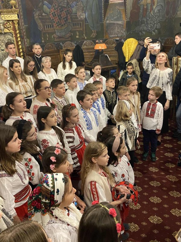 Expoziție de icoane și concert de colinde la Biserica Popa Nan din București 238594