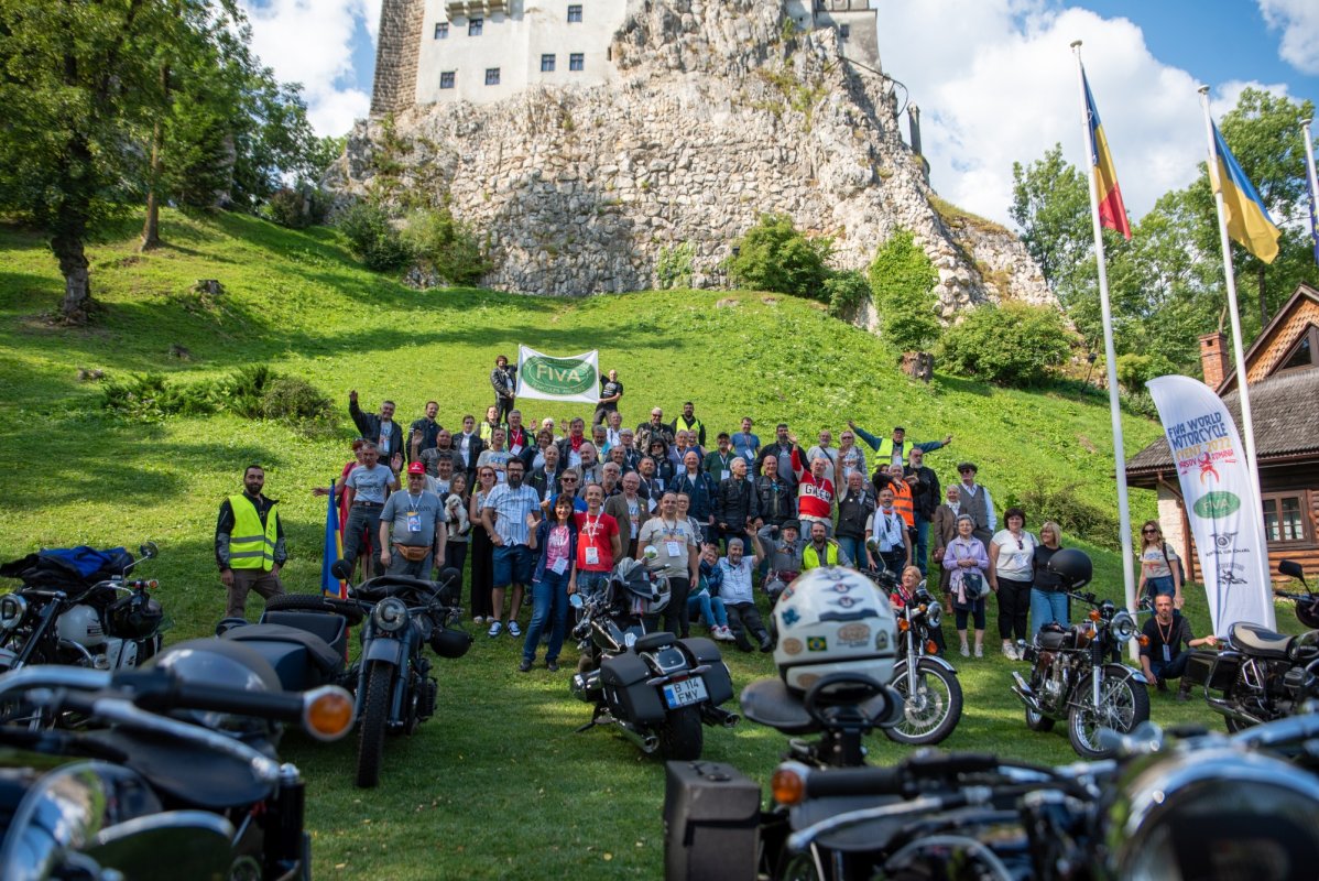 Fascinanta artă a mașinilor istorice 238384