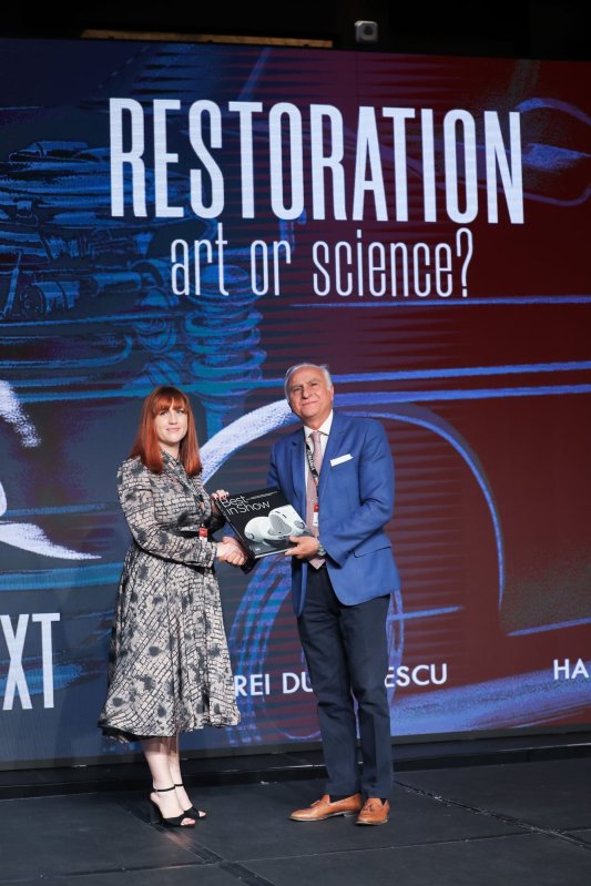 Fascinanta artă a mașinilor istorice 238385