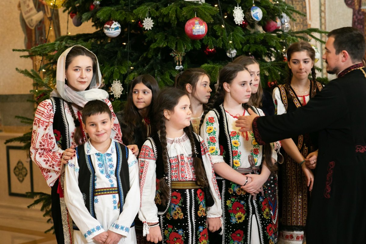 Naşterea Domnului vestită prin colinde la Reşedinţa Patriarhală 238878