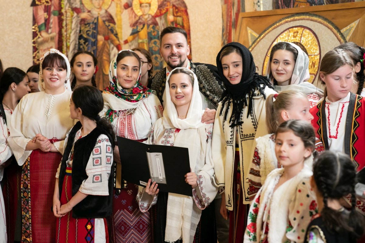 Naşterea Domnului vestită prin colinde la Reşedinţa Patriarhală 238879