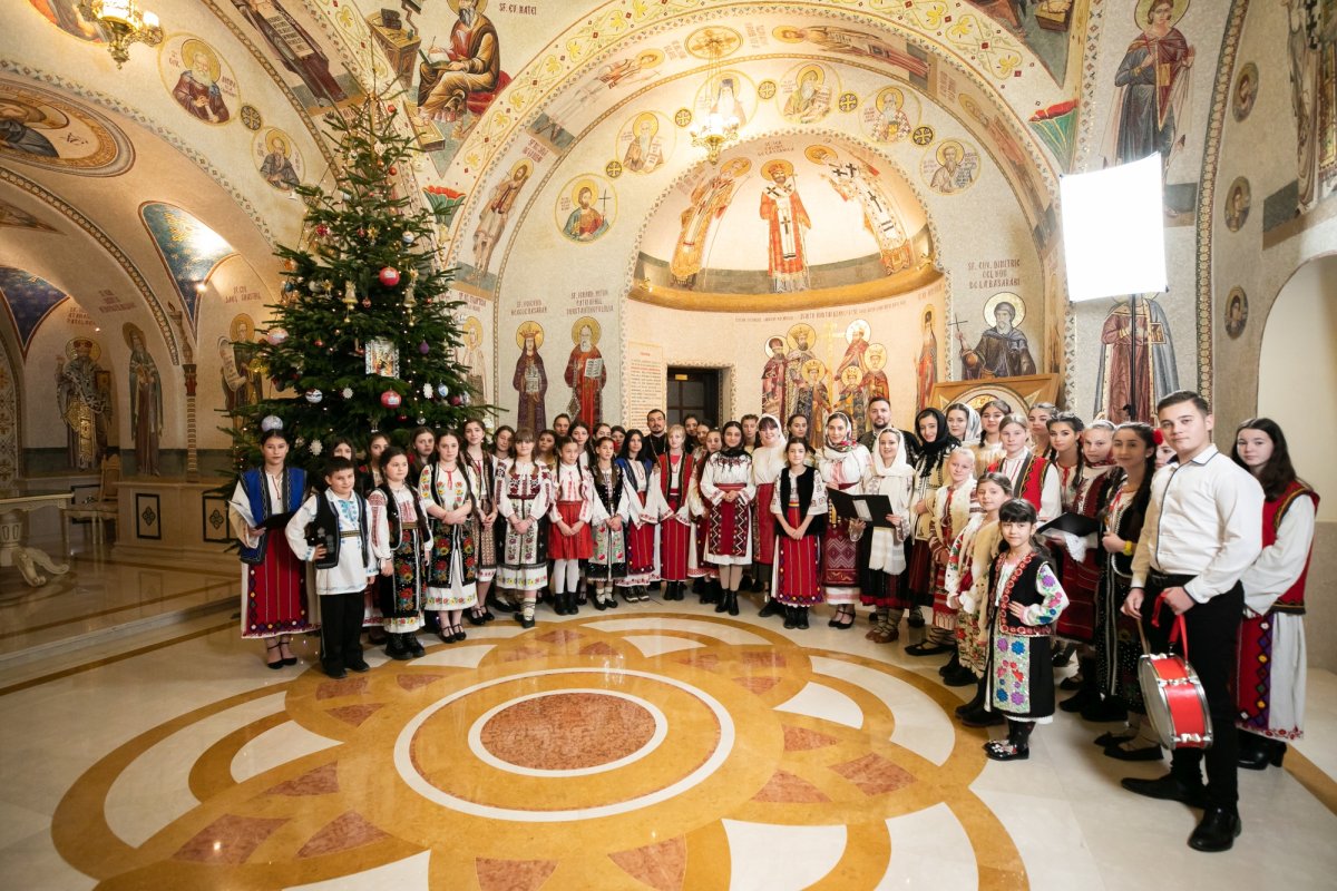 Naşterea Domnului vestită prin colinde la Reşedinţa Patriarhală 238880