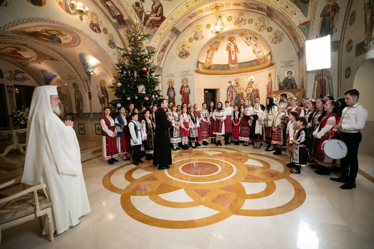 Naşterea Domnului vestită prin colinde la Reşedinţa Patriarhală 238885