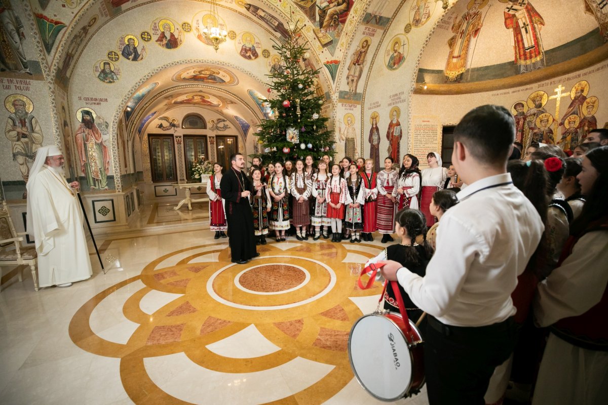Naşterea Domnului vestită prin colinde la Reşedinţa Patriarhală 238886