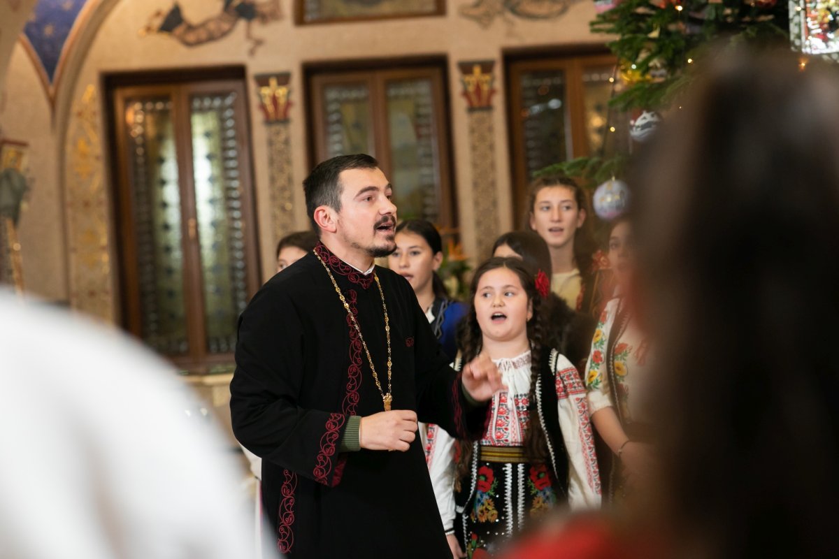 Naşterea Domnului vestită prin colinde la Reşedinţa Patriarhală 238888