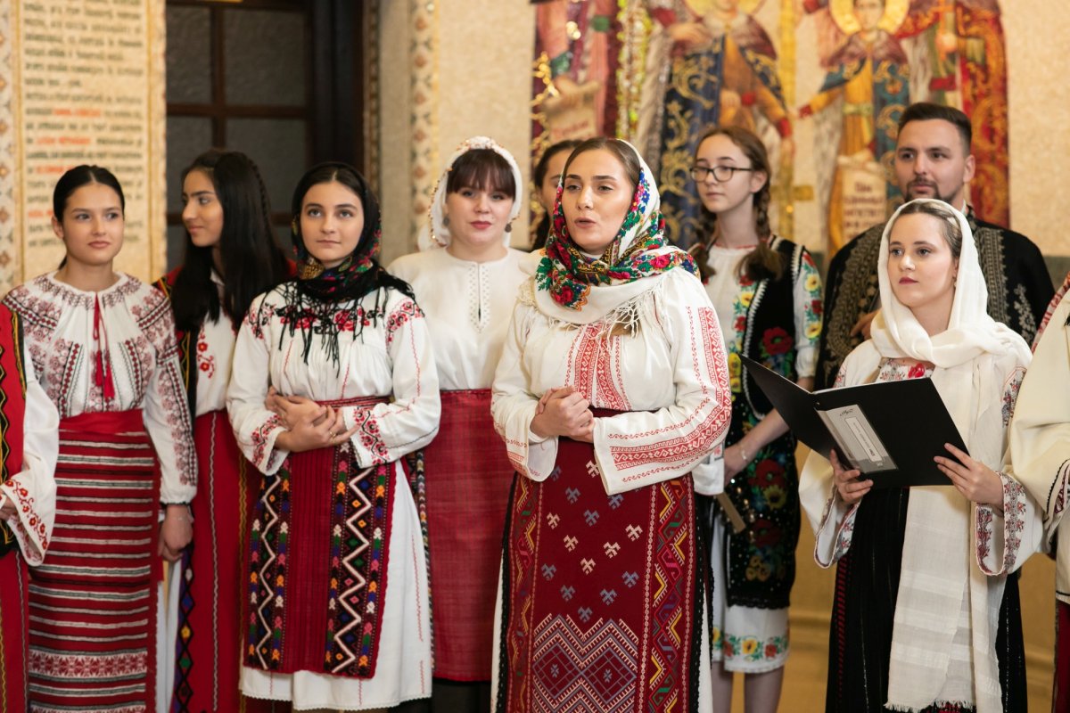 Naşterea Domnului vestită prin colinde la Reşedinţa Patriarhală 238889