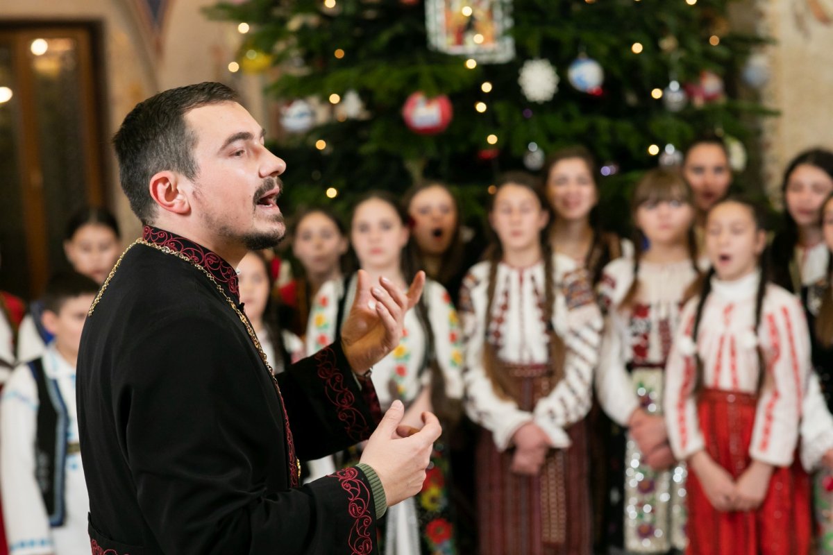 Naşterea Domnului vestită prin colinde la Reşedinţa Patriarhală 238893