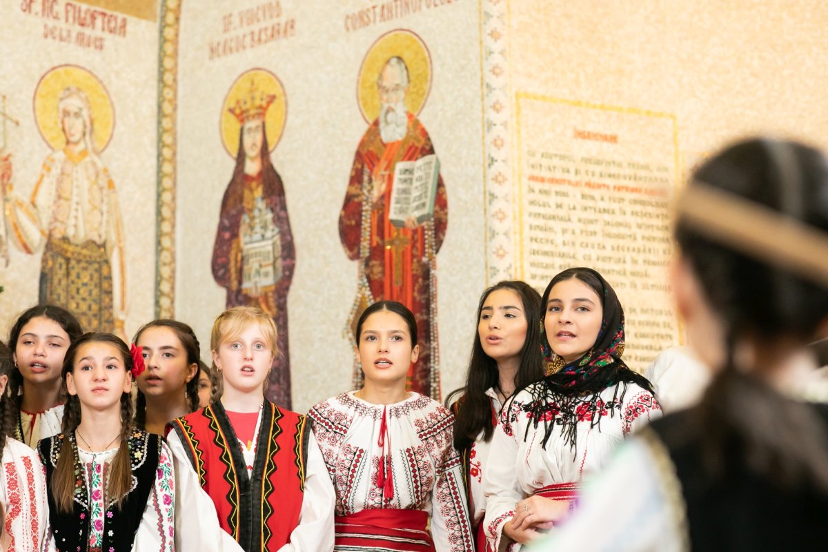 Naşterea Domnului vestită prin colinde la Reşedinţa Patriarhală 238894