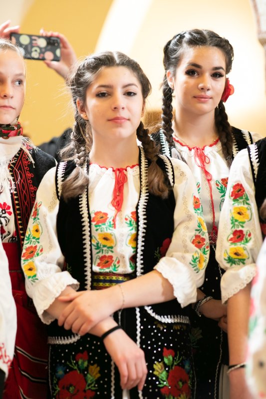 Naşterea Domnului vestită prin colinde la Reşedinţa Patriarhală 238897