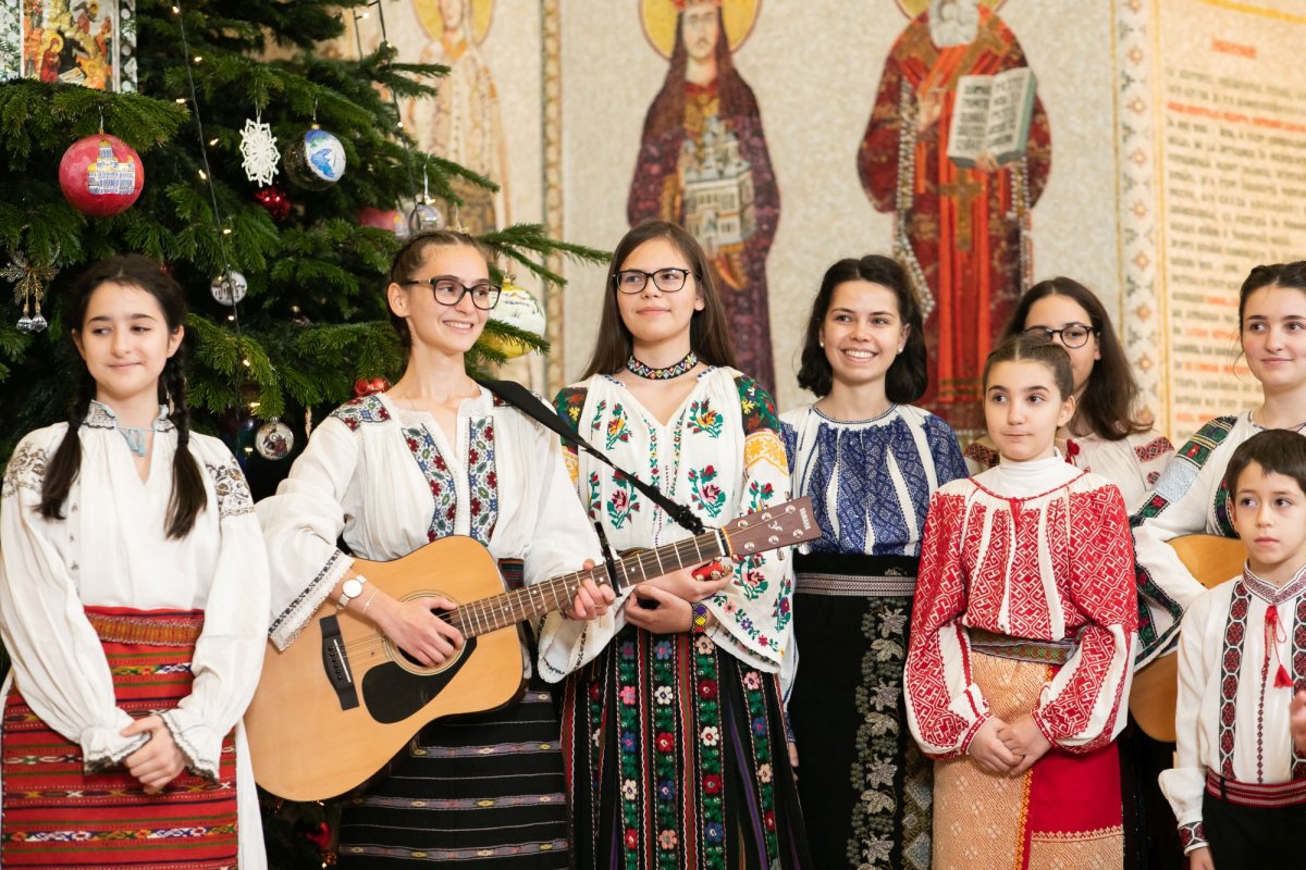 Naşterea Domnului vestită prin colinde la Reşedinţa Patriarhală 238909