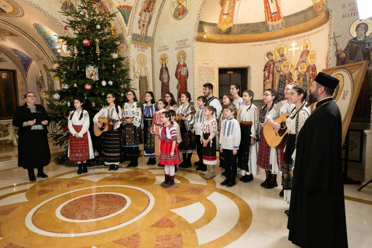Naşterea Domnului vestită prin colinde la Reşedinţa Patriarhală 238912