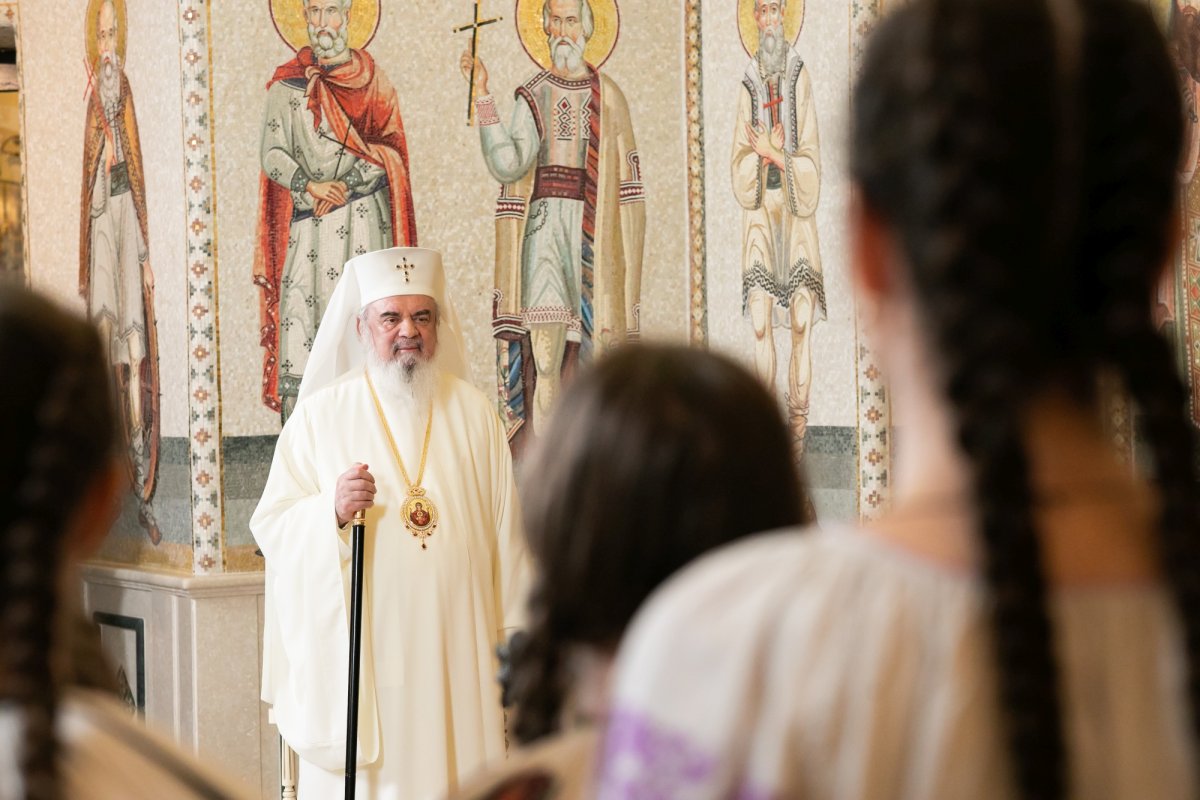 Naşterea Domnului vestită prin colinde la Reşedinţa Patriarhală 238913