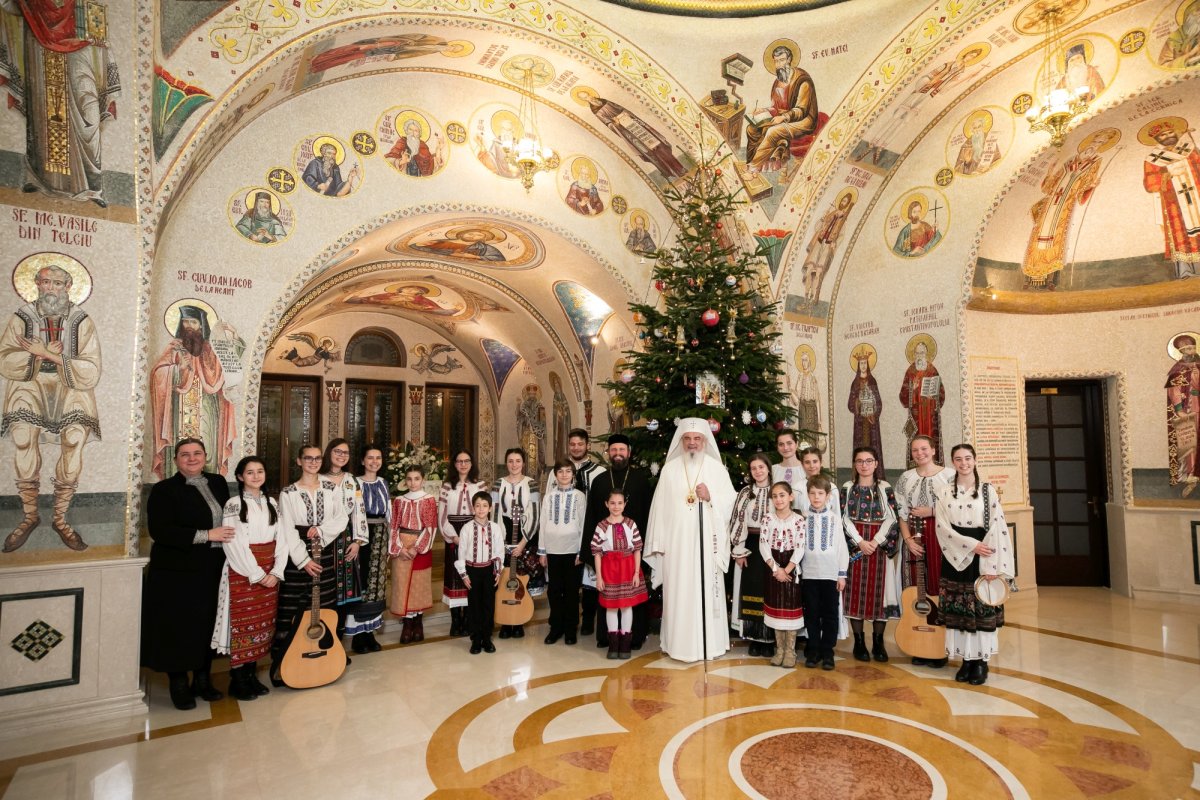 Naşterea Domnului vestită prin colinde la Reşedinţa Patriarhală 238914