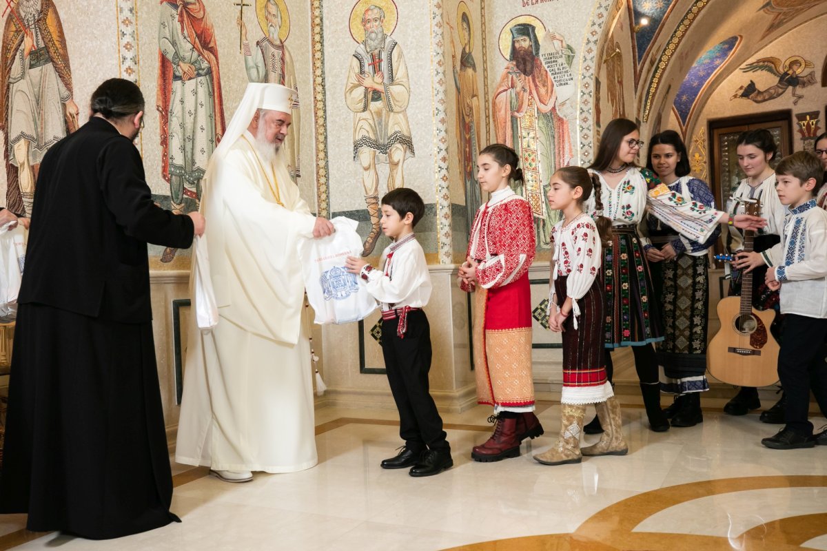 Naşterea Domnului vestită prin colinde la Reşedinţa Patriarhală 238915