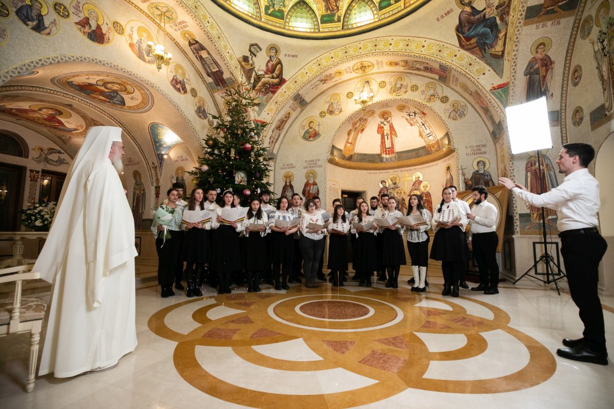 Naşterea Domnului vestită prin colinde la Reşedinţa Patriarhală 238919