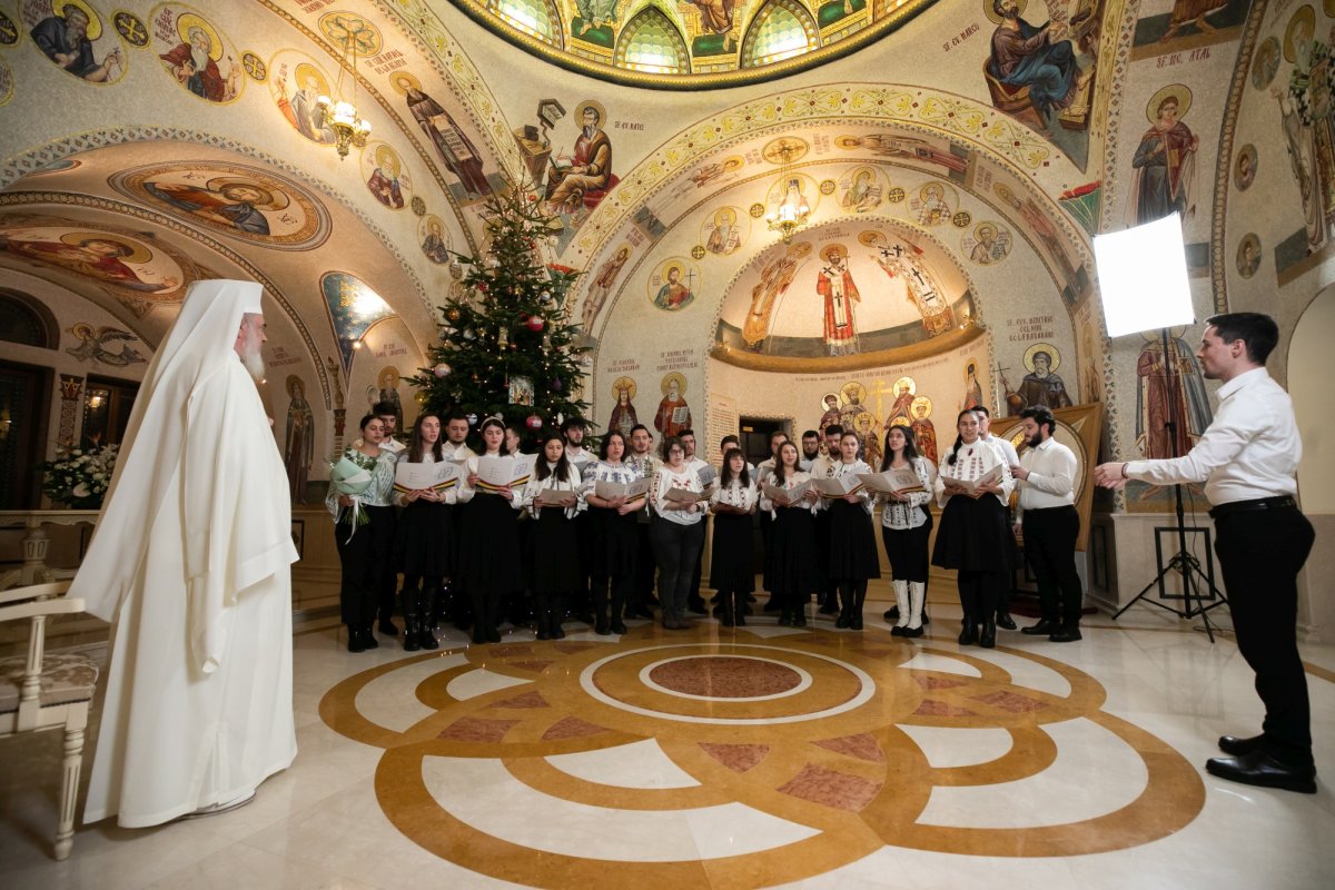 Naşterea Domnului vestită prin colinde la Reşedinţa Patriarhală 238920