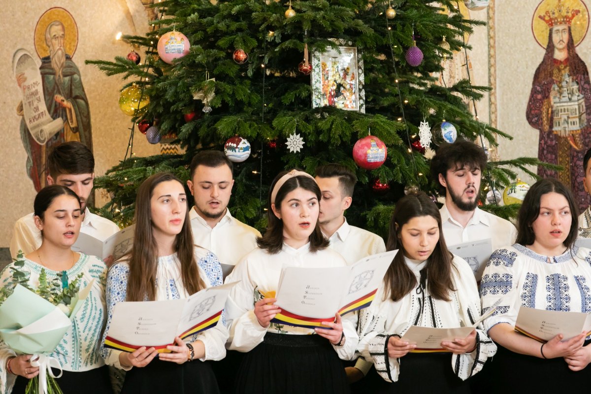 Naşterea Domnului vestită prin colinde la Reşedinţa Patriarhală 238921