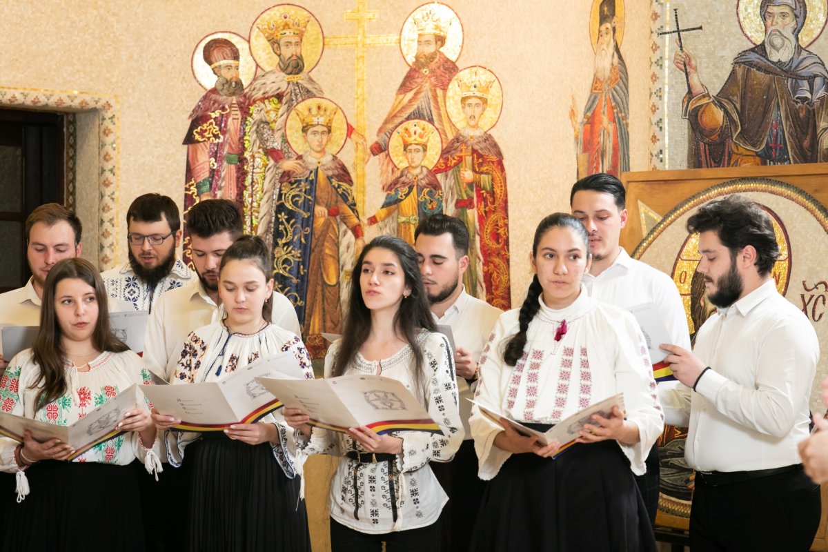 Naşterea Domnului vestită prin colinde la Reşedinţa Patriarhală 238922