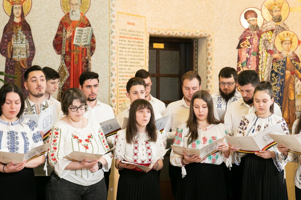 Naşterea Domnului vestită prin colinde la Reşedinţa Patriarhală 238923