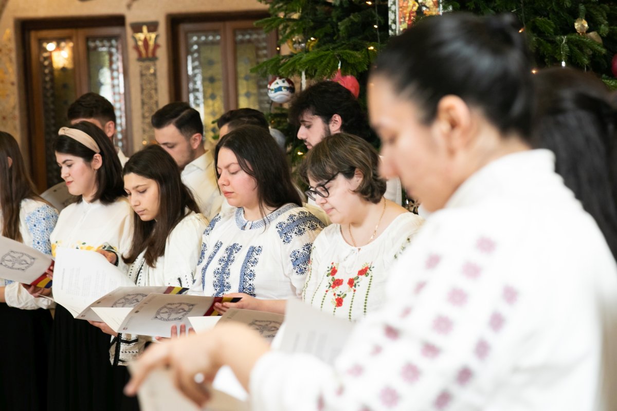 Naşterea Domnului vestită prin colinde la Reşedinţa Patriarhală 238927